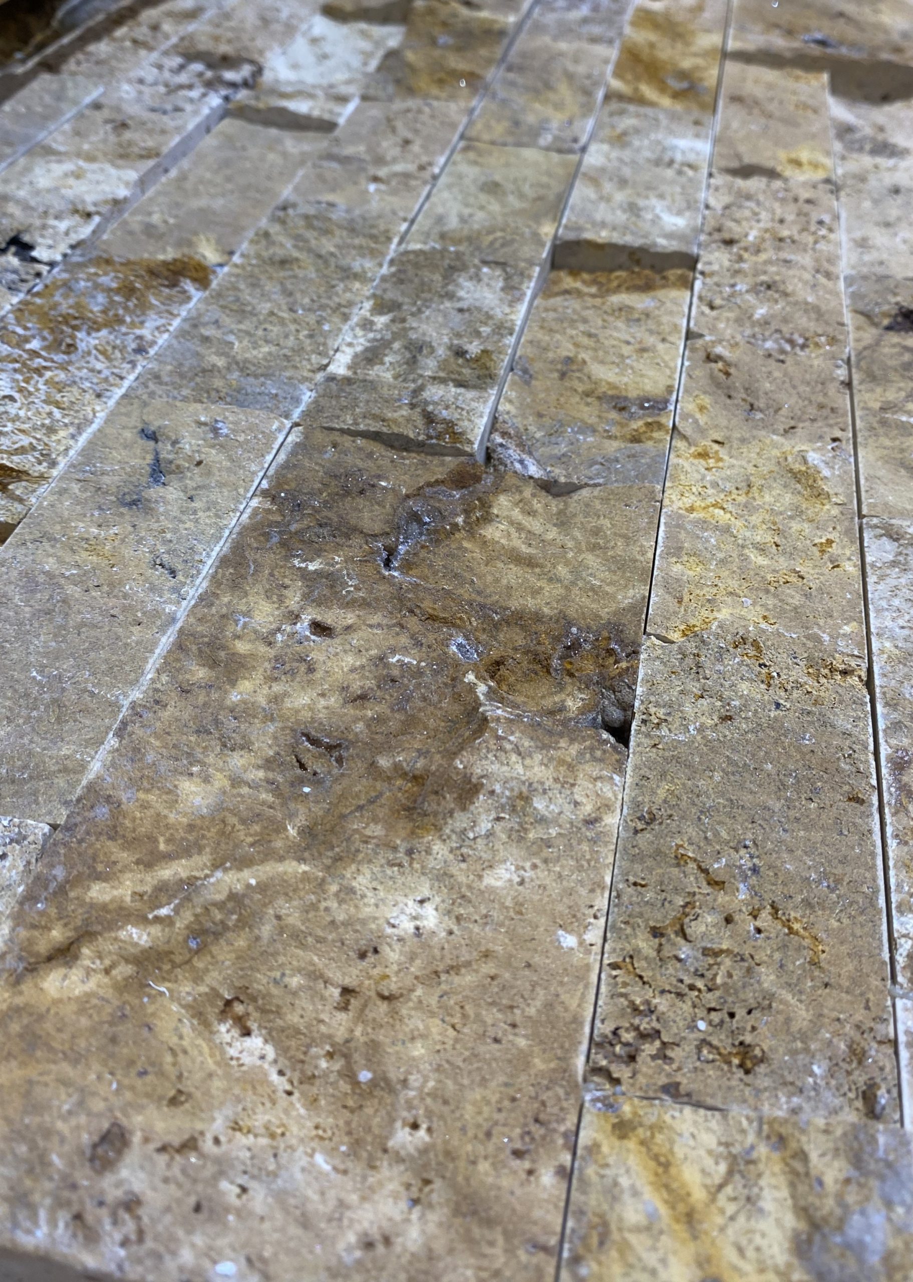 Laja Premontada Travertino Amarillo - Imagen 4